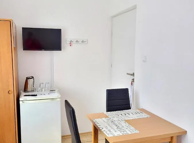 Orka 德兹维济诺